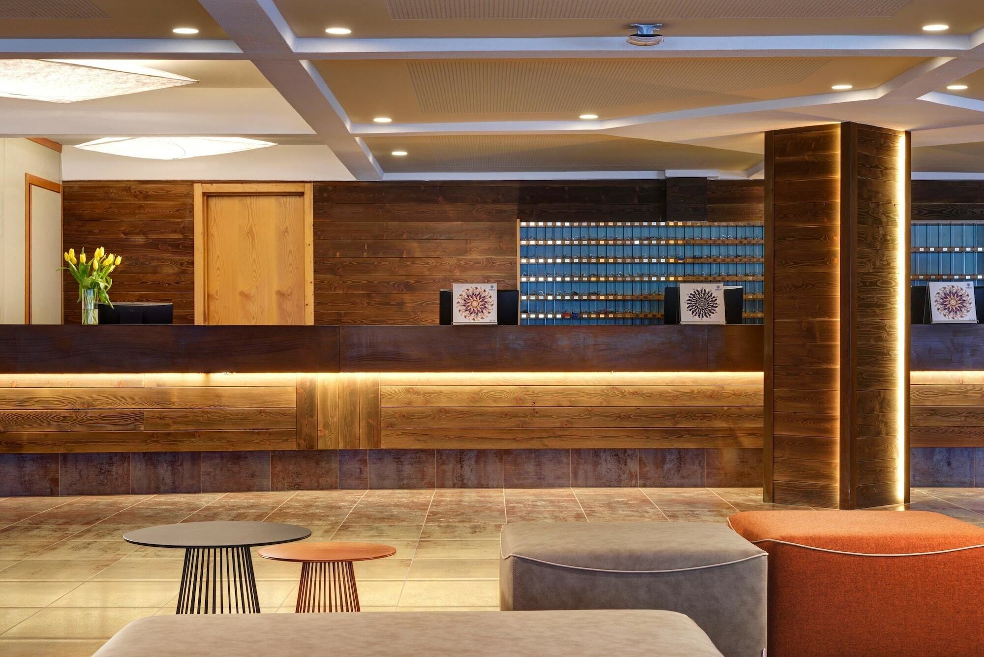 Th 1400 Hotel Marilleva Esterno foto